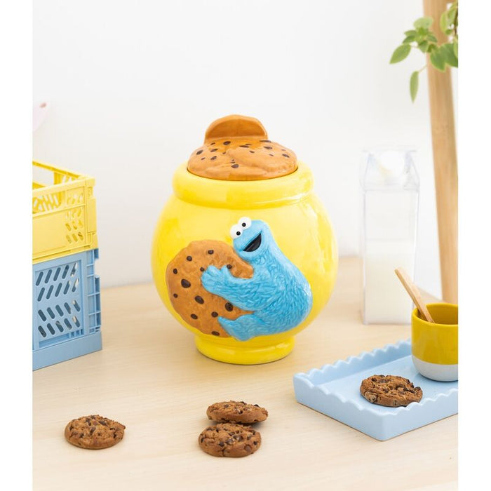 Sesame Street Cookie Monster Biscuit box-2
