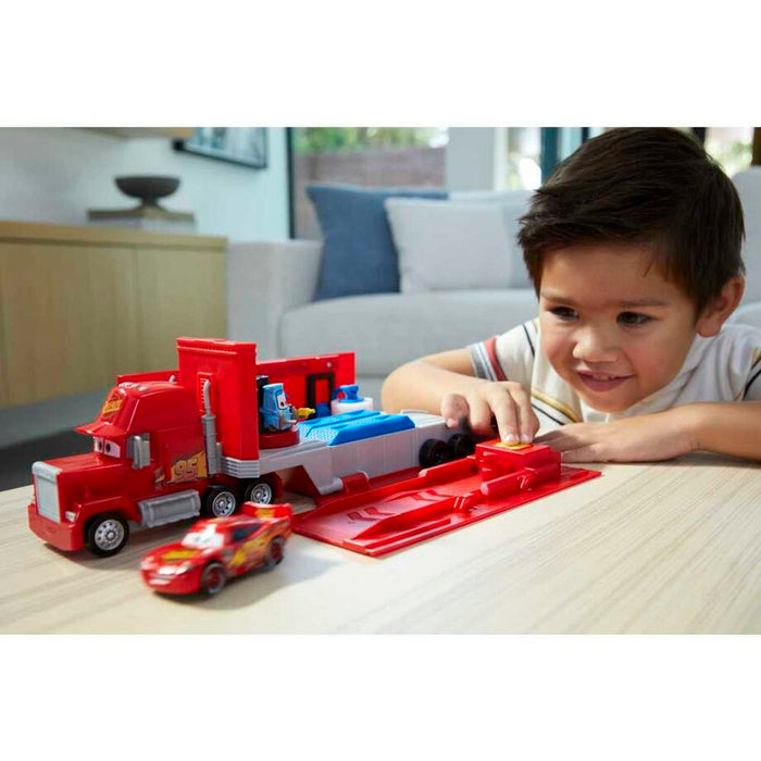 Disney Cars Transforming Mack playset-3