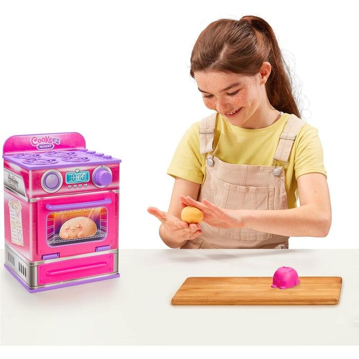Cookeez Makery Magic Oven Interactive plush toy-6