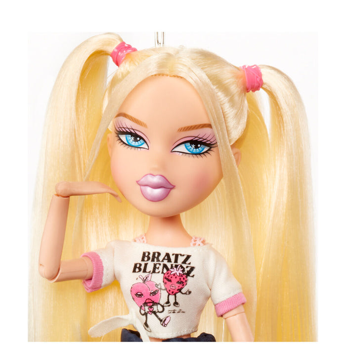 Bratz Stylin Cloe doll + t-shirt-4