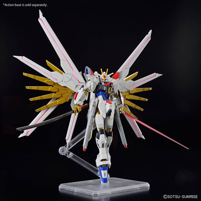 Model Kit HGCE 1/144 Mighty Strike Freedom Gundam-1