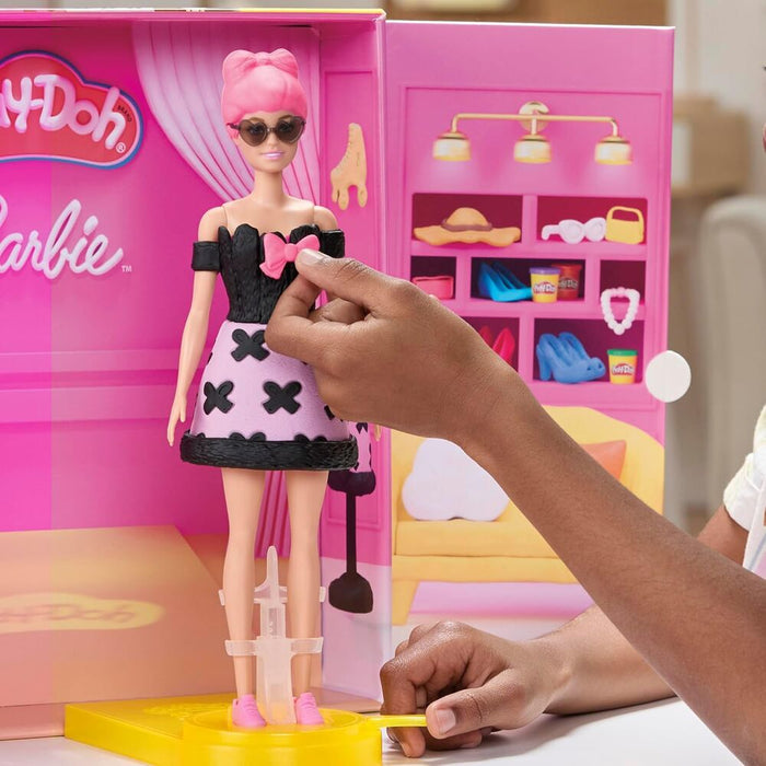 Play-Doh Barbie Designer Fashion show-4