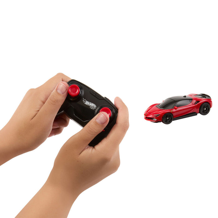 Hot Wheels Ferrari SF90 Radio-controlled car-5